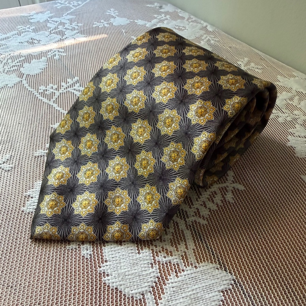 Faberge Medallion Silk Tie Mens OS Black Gold Grey Imperial Crest 00140 Vintage